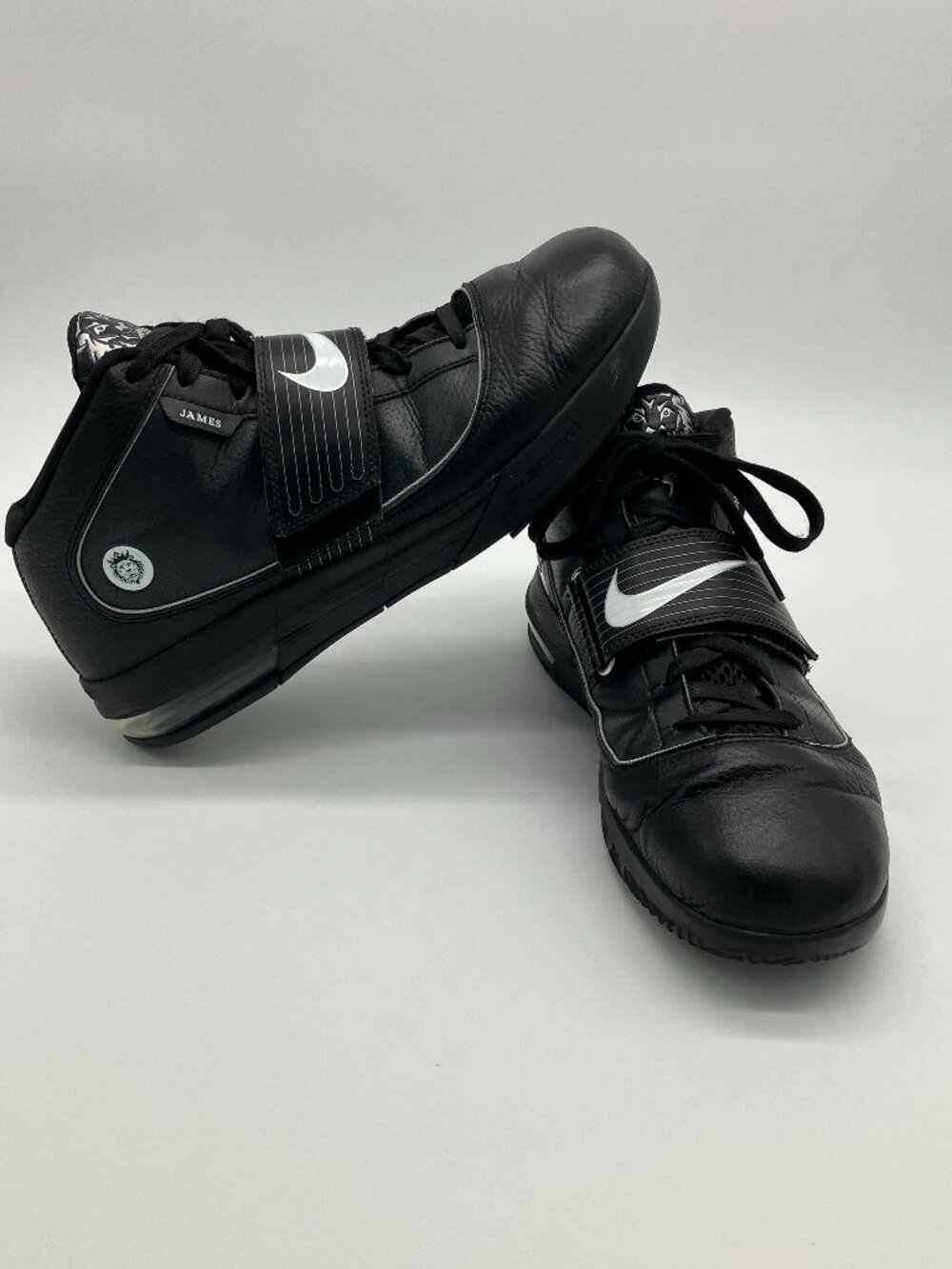 Nike Mens Lebron James Zoom Air Max Witness Size 11.5